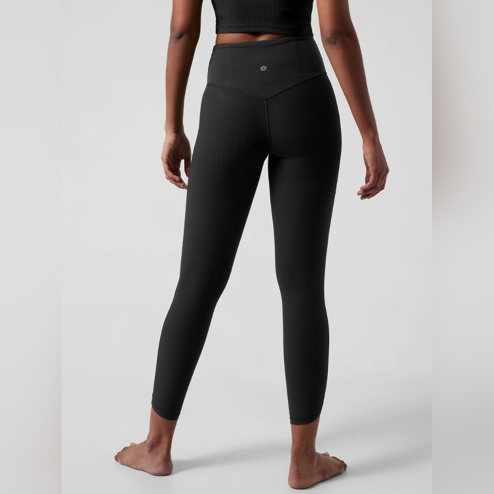 *New Without Tag!* Athleta Elation Crossover Ribbed 7/8 Tight in Black - Size XL - Picture 2 of 9